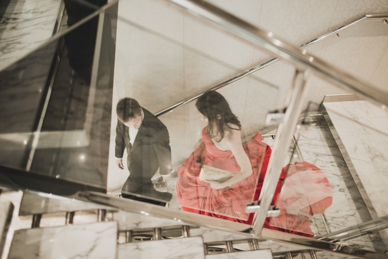 couple walking to registry office 