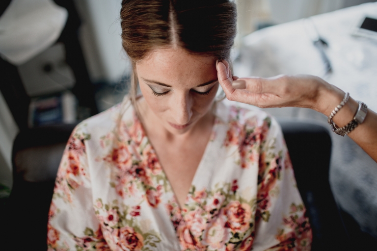 bride getting ready in cas xorc mallorca