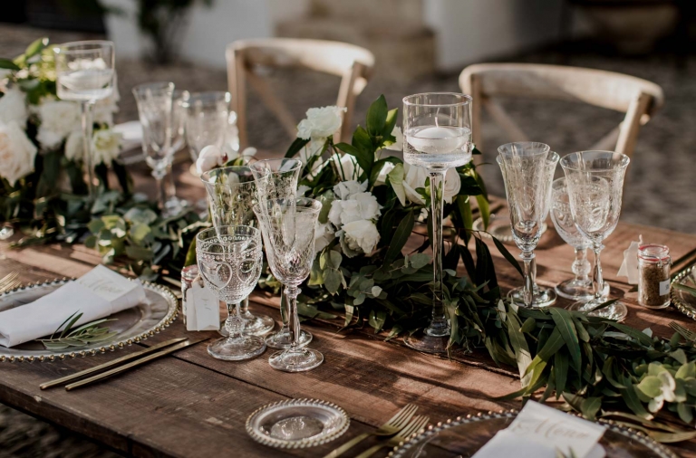 elegant and rustic wedding table setting